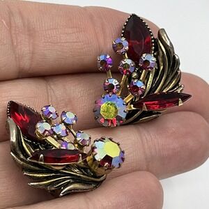 Vtg Red Gem Clip-On EARRINGS‎ with AURORA BOREALIS RHINESTONES Brass MCM Regency